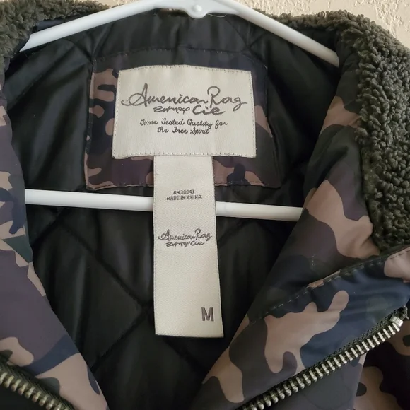 American Rag Cie Floral Camouflage Embroidered Bomber Jacket Faux Fur Hood - Picture 5 of 10